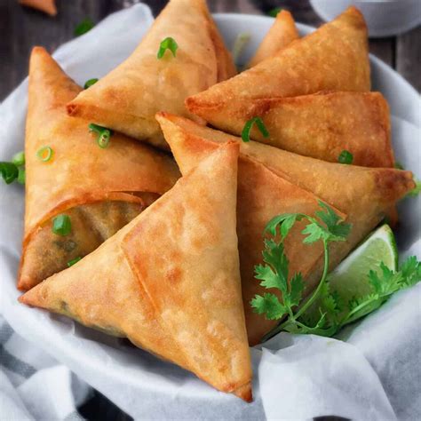 Smoked Chicken Samosa 10 To 12 Samosas 200g Meatpeddler