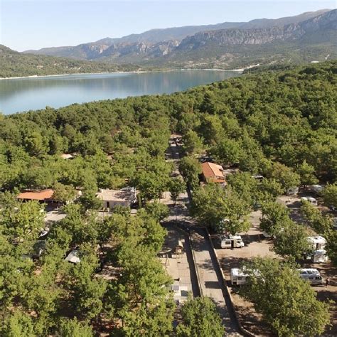 Les Ruisses 2 étoiles Campings LES SALLES SUR VERDON