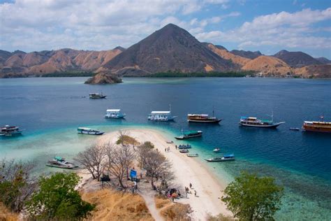 Pulau Kelor Flores Pulau Indah Tersembunyi Di Labuhan Bajo