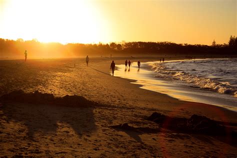 Byron Bay Main Beach Sunset | Deography by Dylan O'Donnell