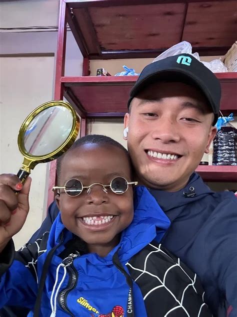 Quang Linh hỏi thăm nghẹn lòng Lôi Con sau khi về Angola chỉ còn bữa ăn bột ngô Hot KOLs