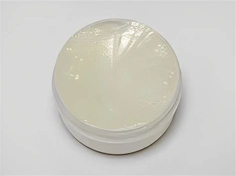 White Petroleum Jelly Grade Standard Cosmetic Packaging Size Kg