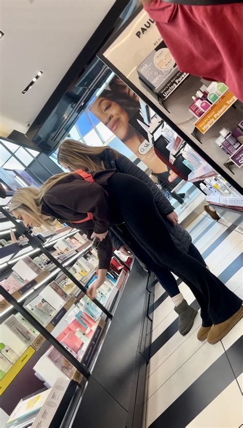 Pretty Blonde With Tight Ass In Leggings Bending Over At Sephora Spandex Leggings Yoga