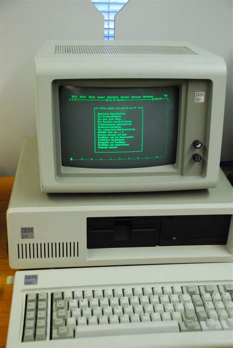 Ibm Pc Xt 1983 Der Ibm Pc Xt Ist Der Erste Ibm Pc Mit Eine Flickr