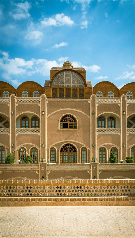 Dad Hotel Yazdi Palace In Irans Ancient Desert Town