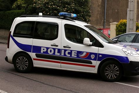 Val de Marne Le corps d un homme en état de décomposition découvert