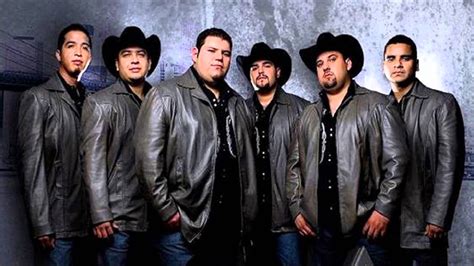 Este Fue El Artista Que Subió Al Escenario Con El Grupo Duelo Kebuena