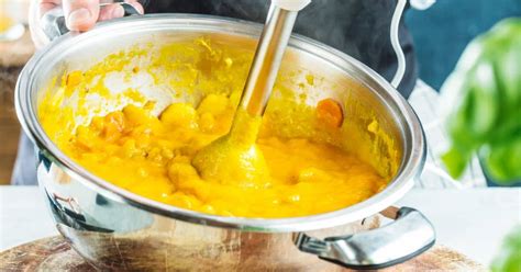 How To Safely Use A Blender To Blend Hot Liquids