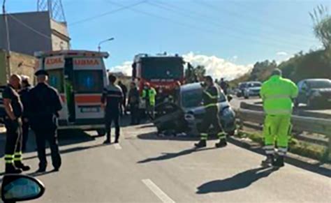 Incidente Stradale A San Filippo Del Mela In Fin Di Vita Una