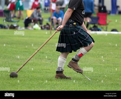 Hammer Throw Highland Games Hi Res Stock Photography And Images Alamy