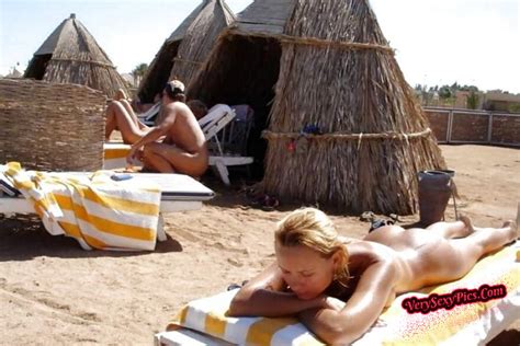 My Hot Wife Posing Naked Porn Pic