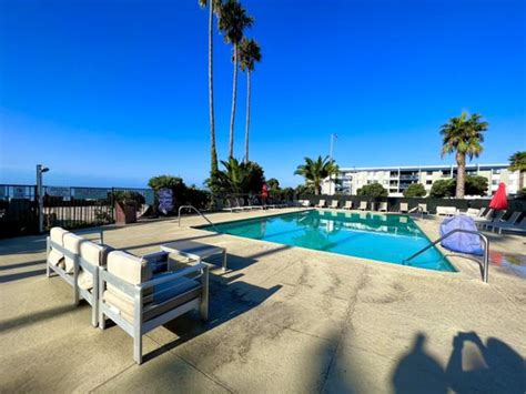 CROWNE PLAZA VENTURA BEACH - Updated January 2025 - 972 Photos & 774 ...