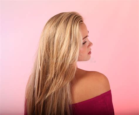 Belle Blonde De L Adolescence Dans Le Studio Photo Stock Image Du