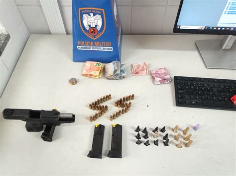 Pmes Pm Det M Suspeitos E Apreende Duas Pistolas Em Bairro Do