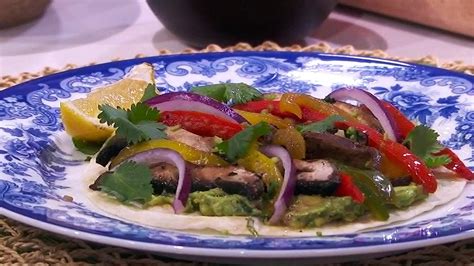 Watch Hoy Día Highlight Fajitas de portobello una receta llena de