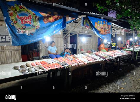 Indonesia Kupang - Kupang city local fish market Stock Photo - Alamy