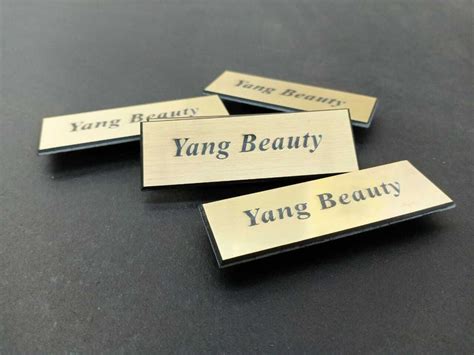 NAME TAG GOLD PLATE EXCLUSIVE – CMYK PRINTING & DESIGN