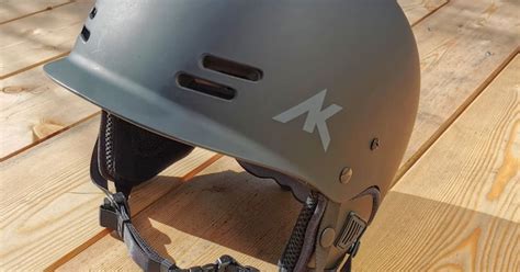 Test AK Durable Supply Riot Helm für Wassersportler SURF