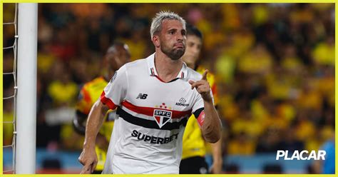 São Paulo Calleri se aproxima de recorde de gols na Liberta