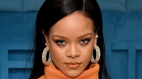 The Real Reason Rihanna S Nude Photo Is Causing A Controversy