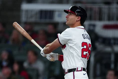 D Arnaud Caps Late Braves Comeback In Home Opener Accesswdun