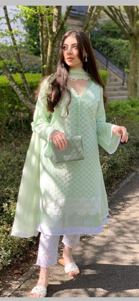 Pin By Syd Nusaiba On Stylish Suits Pakistani Dresses Pakistani