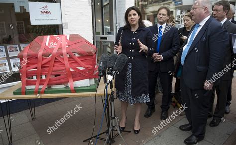 Kirstie Allsopp Communities Secretary Eric Pickles Editorial Stock