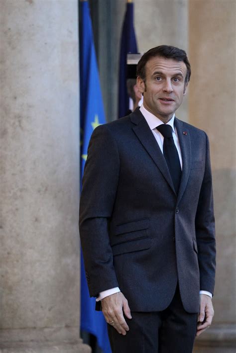 Photo Le président Emmanuel Macron reçoit le premier ministre de l