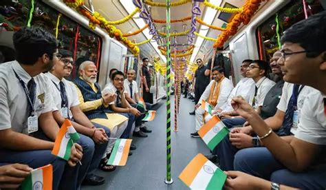 Pm Modi Travels In Indias 1st Underwater Metro In Kolkata Gss Media