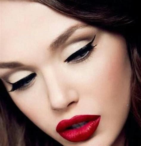 Timeless Makeup Red Lipstick Winged Eyeliner Maquiagem Vintage Maquiagem Retrô Maquiagem