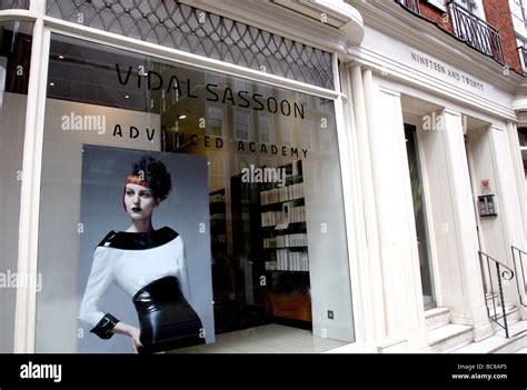 Vidal sassoon academy hi-res stock photography and images - Alamy