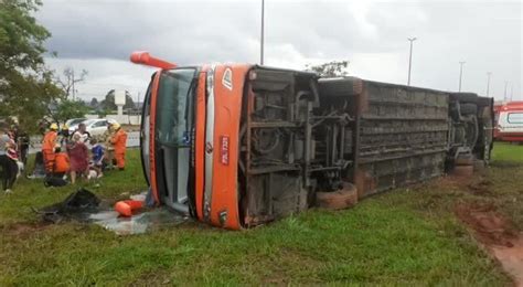 Vídeo Ônibus Tomba Na Br 020 E Passageiro Fica Preso às Ferragens No