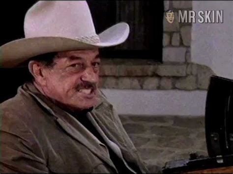 Un Hombre Violento Nude Scenes Pics Clips Ready To Watch Mr Skin