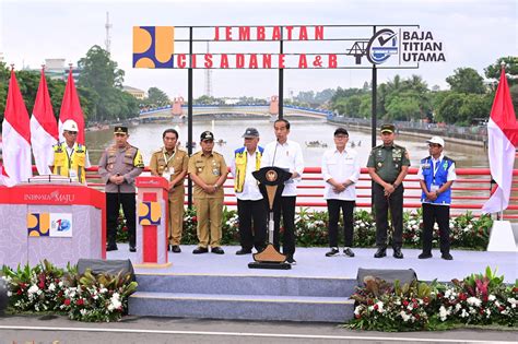 Presiden Jokowi Resmikan Tiga Jembatan Pengganti Jembatan D