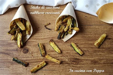 Zucchine Sabbiose Croccanti Con Friggitrice Ad Aria In Cucina Con