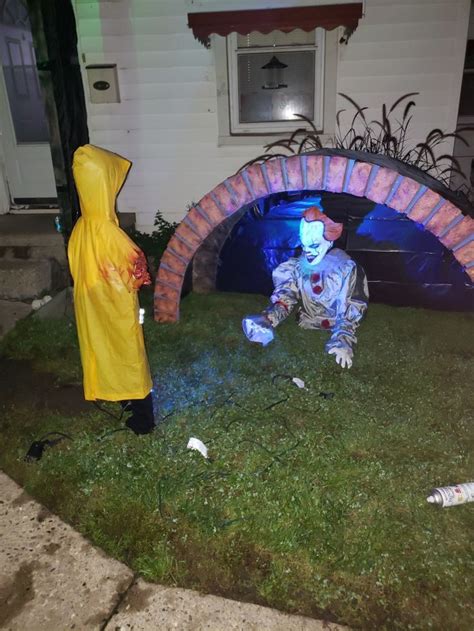 Pennywise New Home With Light Outdoor Halloween Halloween Outdoor