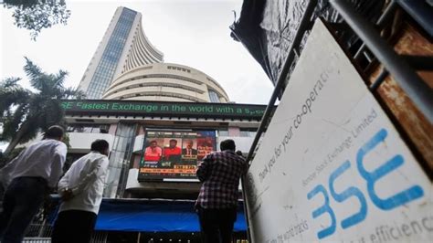 Closing Bell Sensex Gains 179 Points To Close At 61940 Nifty Above