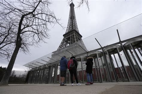 Paris La tour Eiffel fermée un troisième jour consécutif en raison de