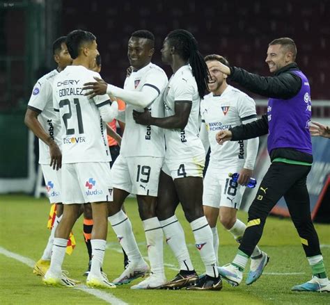 No Es Solo Una Camiseta Es Su Historia Su Gloria Liga De Quito