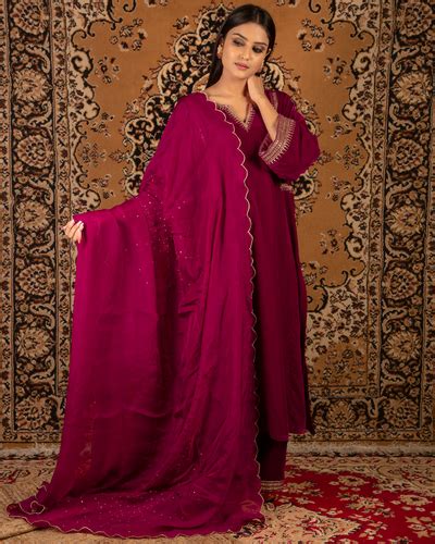 Magenta Silk Velvet Kurta With Pants And Organza Dupatta Set Of Three