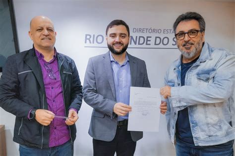 Gabriel Souza Protocola Candidatura Ao Piratini Pelo MDB