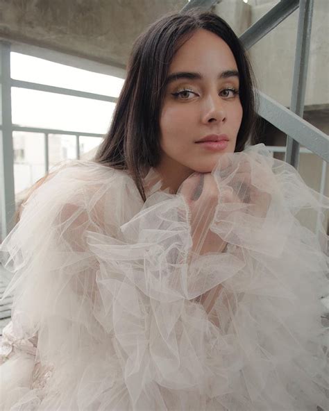 Esmeralda Pimentel Impacta Al Dejarse Ver Cari Osa Con Misterioso