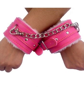 Кожаные наручники розовые с мехом — Купить кожаные наручники с розовым ...