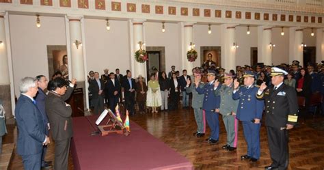 Evo Posesiona A Nuevo Alto Mando Militar