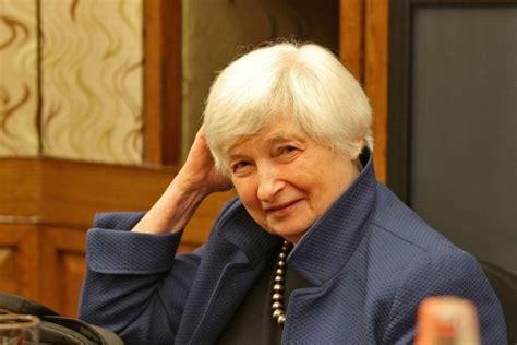 Yellen Homenageia Pioneiras Em Impress O De C Dulas Dos Eua