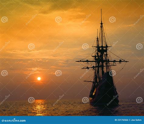 Mayflower II Replica at Sunset Stock Photo - Image of powered, culture ...