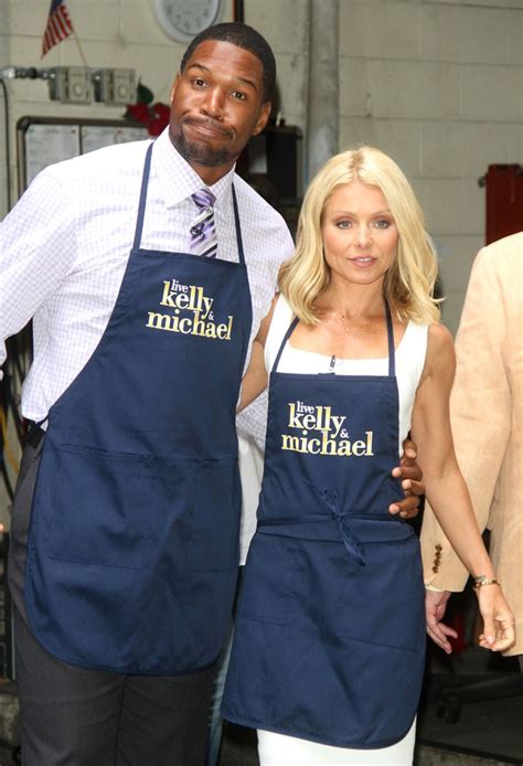 Kelly Ripa & Michael Strahan — See Pics Of The Former ‘Live’ Co-Hosts – Hollywood Life