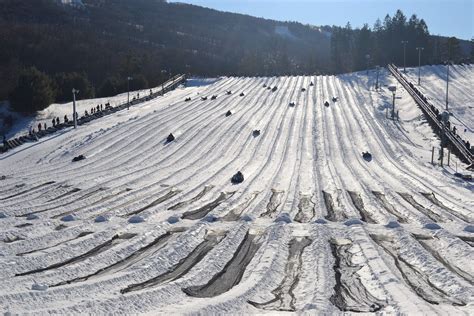 Camelback debuts snow tubing at night - LVB