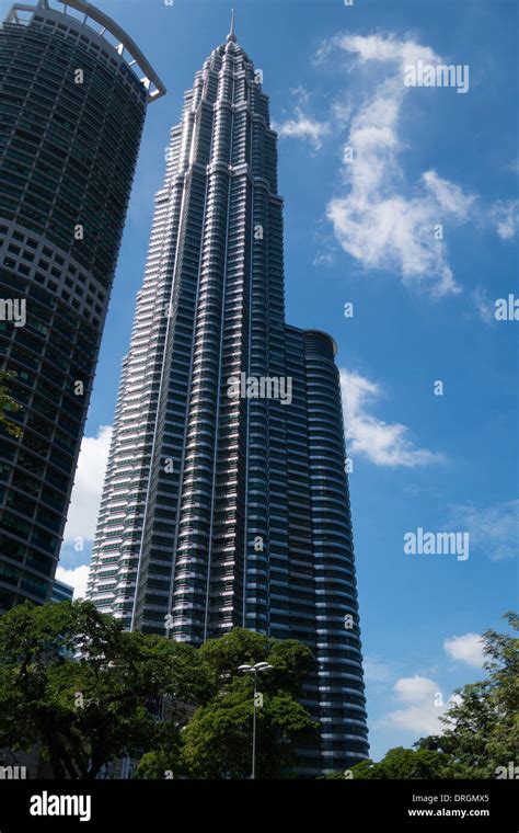 The Petronas Twin Towers Kuala Lumpur Malaysia Stock Photo Alamy