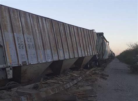 Se descarrilan dos vagones del tren con químicos en San Marcos